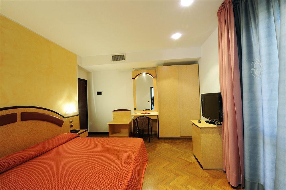 סן בנדטו דל טרנטו Hotel Regent - In Pieno Centro מראה חיצוני תמונה