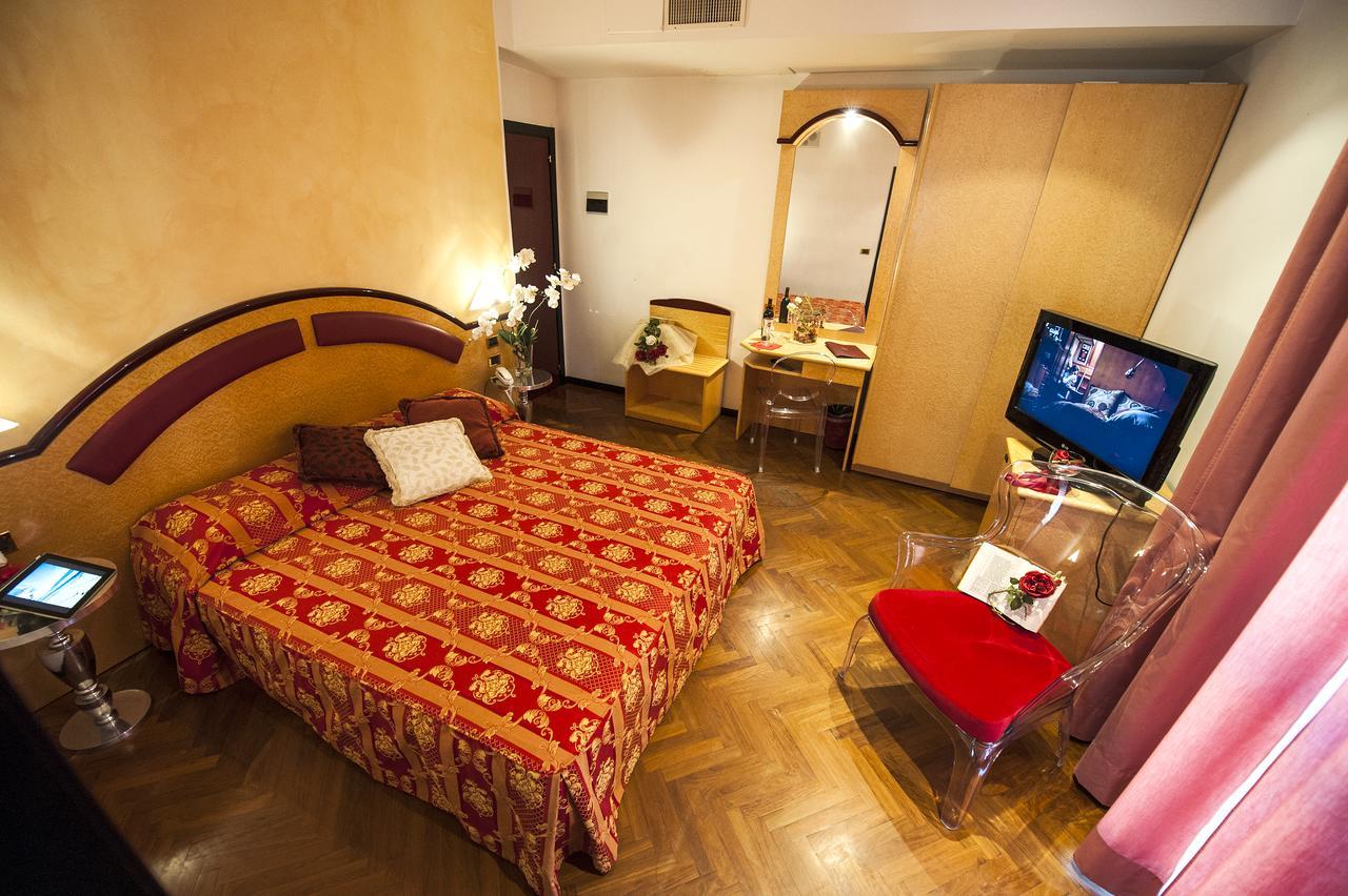 סן בנדטו דל טרנטו Hotel Regent - In Pieno Centro מראה חיצוני תמונה