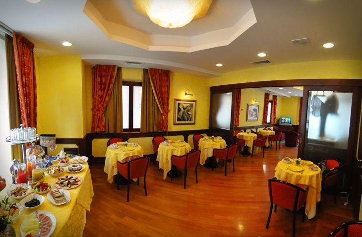 סן בנדטו דל טרנטו Hotel Regent - In Pieno Centro מראה חיצוני תמונה
