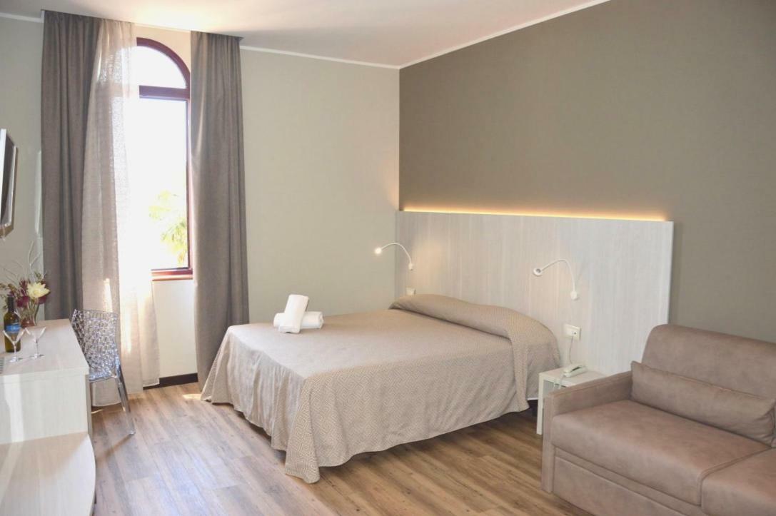 סן בנדטו דל טרנטו Hotel Regent - In Pieno Centro מראה חיצוני תמונה