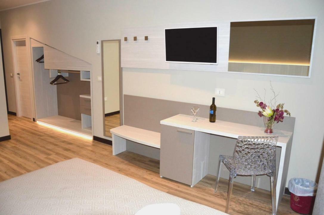 סן בנדטו דל טרנטו Hotel Regent - In Pieno Centro מראה חיצוני תמונה