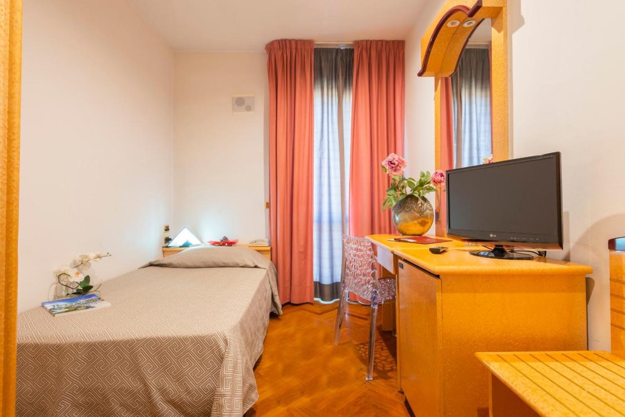 סן בנדטו דל טרנטו Hotel Regent - In Pieno Centro מראה חיצוני תמונה