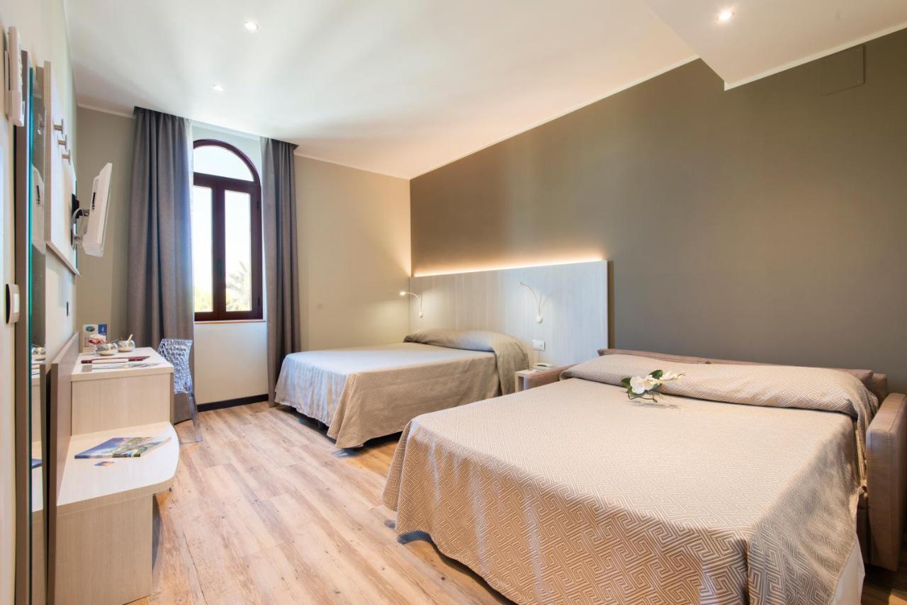 סן בנדטו דל טרנטו Hotel Regent - In Pieno Centro מראה חיצוני תמונה