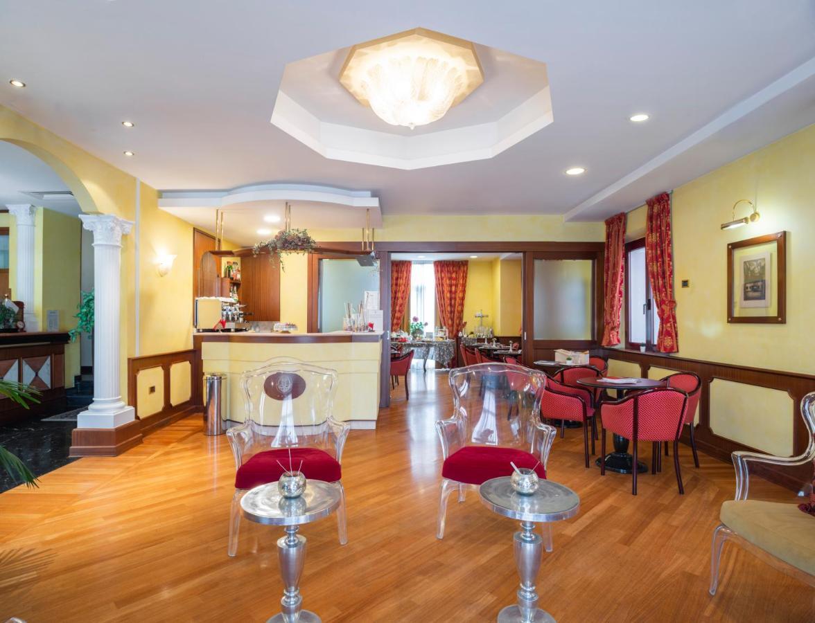 סן בנדטו דל טרנטו Hotel Regent - In Pieno Centro מראה חיצוני תמונה